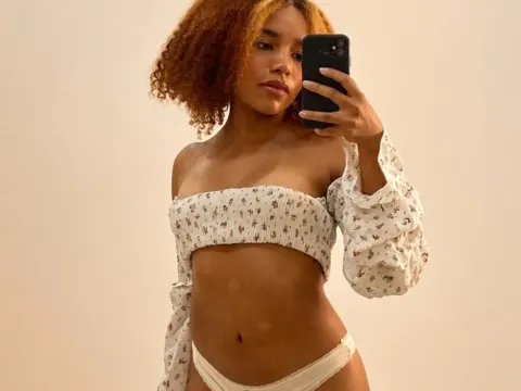 GiaSantor cam model
