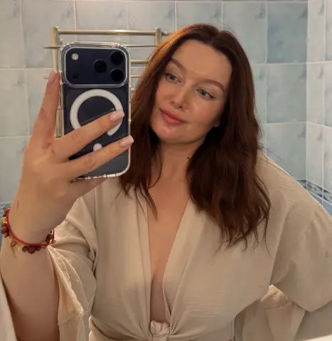 LisaFancyXo — Streamate Photos