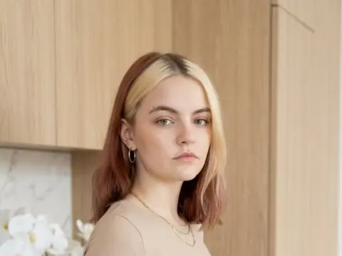 RinaWilliams cam model