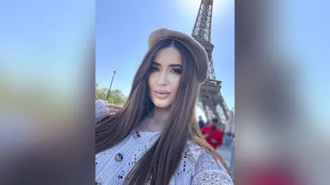 Adeline — Paris, mon amour🤗