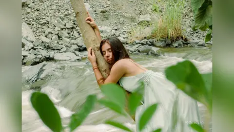 AnnieClay — Jane waiting for tarzan