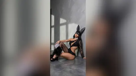 AnyaHills — Bunny 🐰🐇🖤🤍