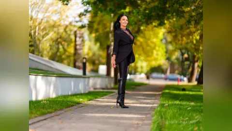 AngelinaKunis — New gallery