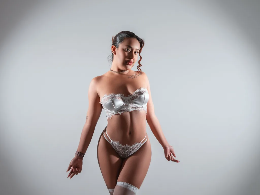 SaraDonanavann — Streamate Photos