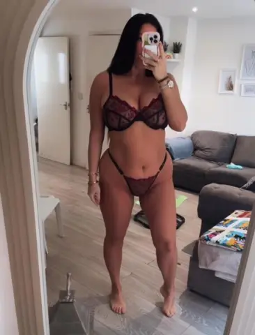 Ruby_CrystalX — Streamate Photos