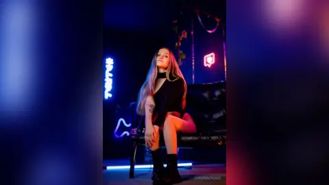 AuroraCruise — Neon party 2