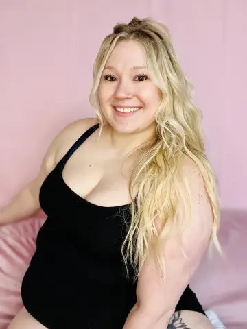 PiggyRose — Streamate Photos