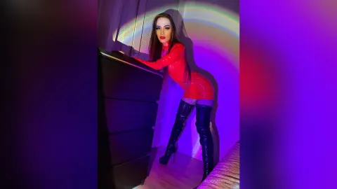 AlienaMoore — Latex Queen