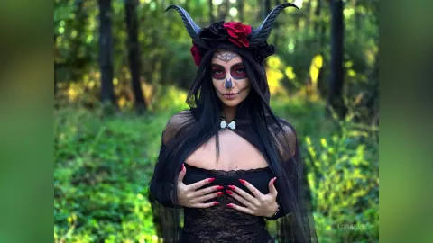 LoraEve — Halloween.