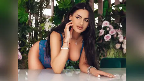 VanessaEsther — Shine and destroy