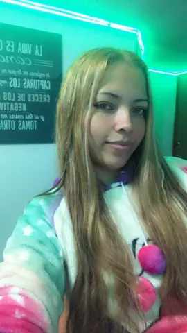 LAURAMARLYN33 — Streamate Photos