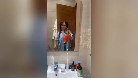 NumidiaHilton — Little sexy 😇