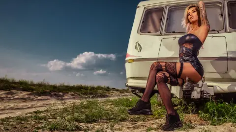 IssaSmith — Trailer chick