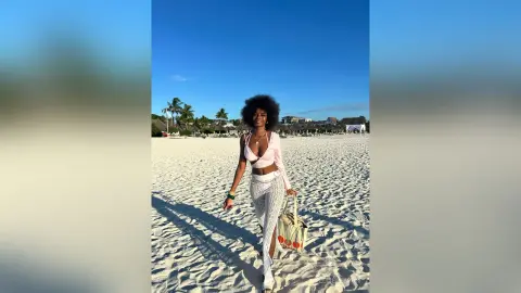ElliePeyton — 😍🤍🌊