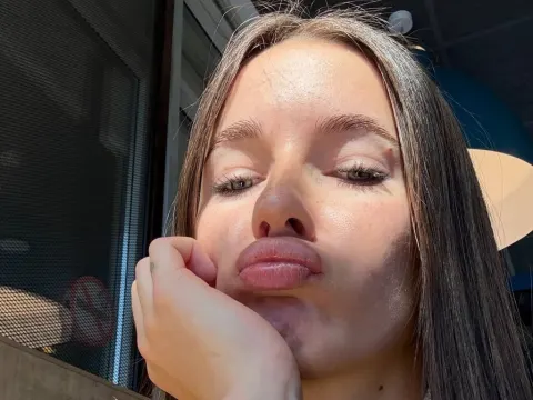 OdetteWingler cam model