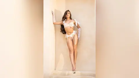 MarianaPastore — Gorgeous in white!