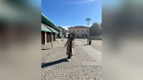AngelinaKunis — New