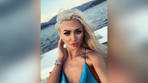 ErikaBonnie — Greece☀️