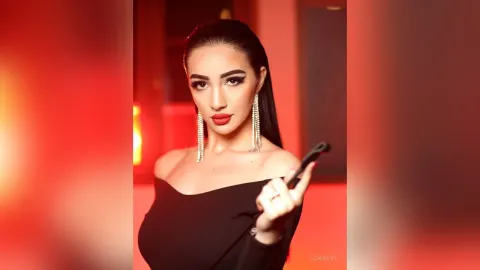 LoraEve — Divine! 