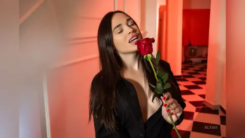 Alyah — Scent of a Rose 🌹