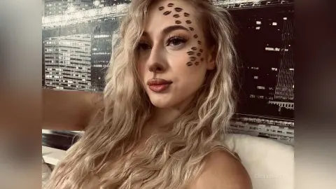 EmilyMarc — it’s me🤭