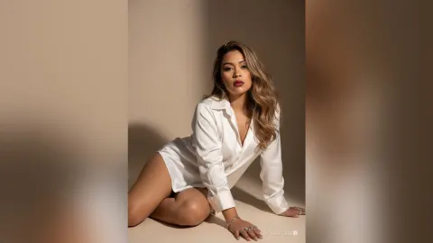CattleyaBron — Passionate girl