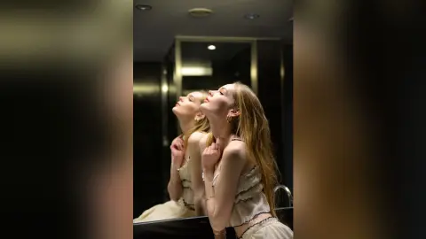 LiasHome — Getting ready for dinner