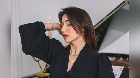 OliviaWays — lady at the piano🎹