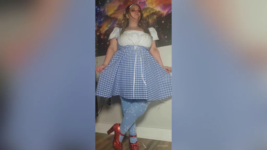 SirenNikki — BBW in sexy stockings and tights