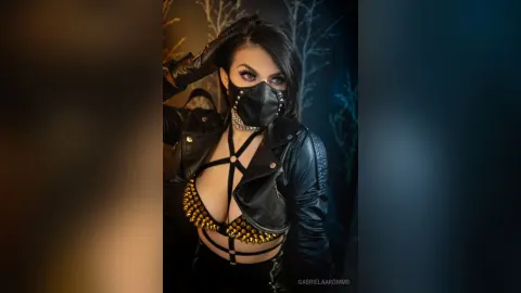 GabrielaAromms — 555