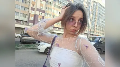 EleonoraSzabo — hehehe look at me a little bit