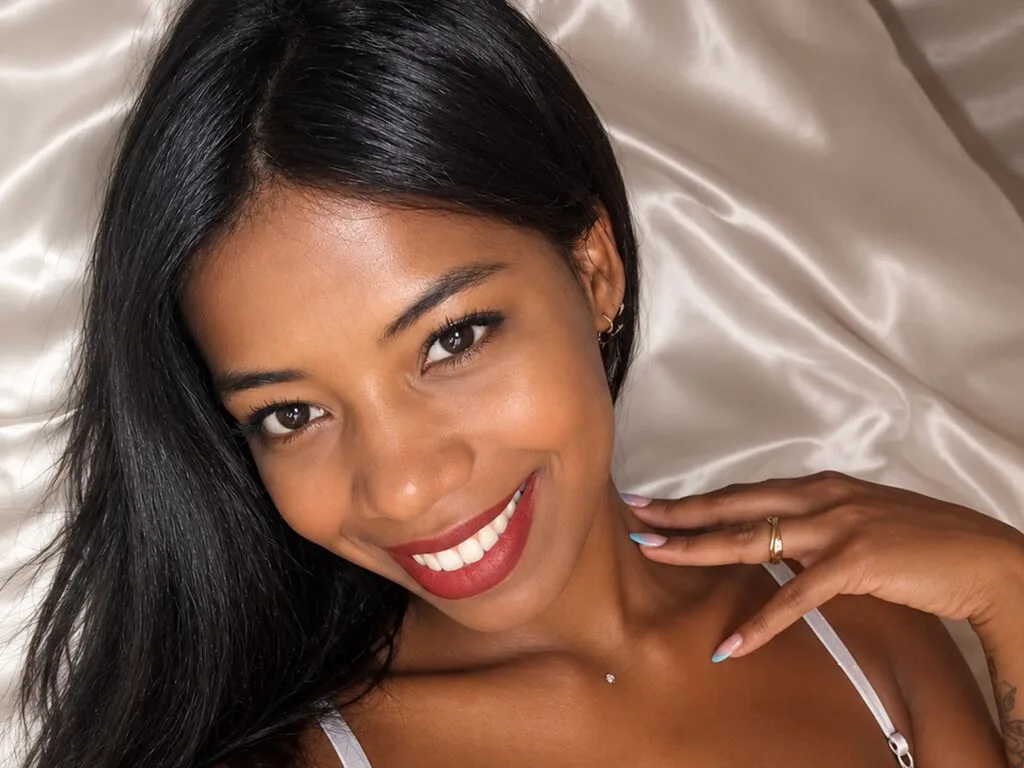 EllysaMoons — live cam