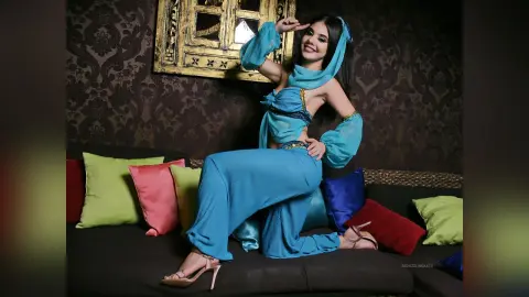 Kate — Belly Dancer - LOVE IT !