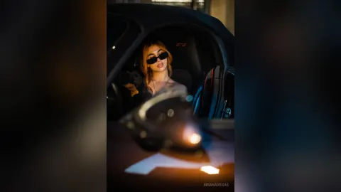ArianaVegas — .