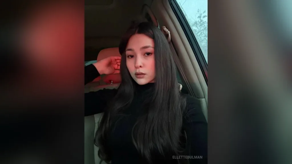 ElletteBulman — live cam