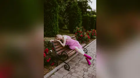 VeronikaMitchel — Photosession in a blooming garden🌺