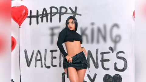 MilyThomas — 🖤🖤
