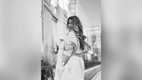 Chloe — b&amp;w