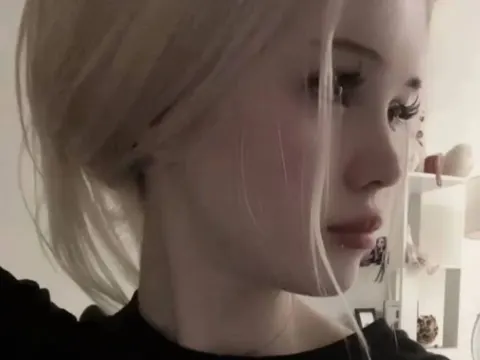 HeatherHeinitz cam model