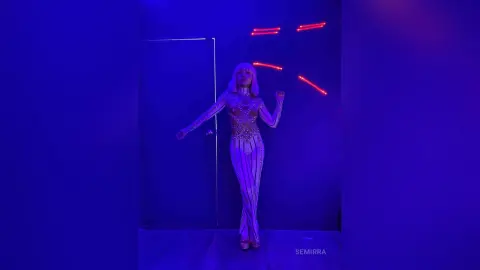Semirra — Mirror selfie 