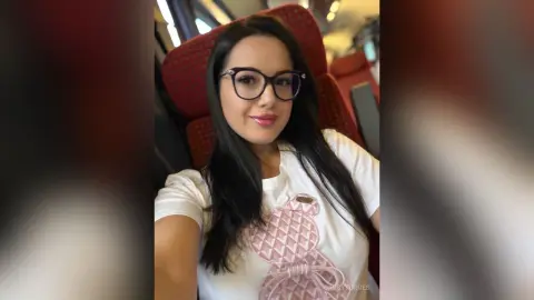 CassyTorres — Selfies