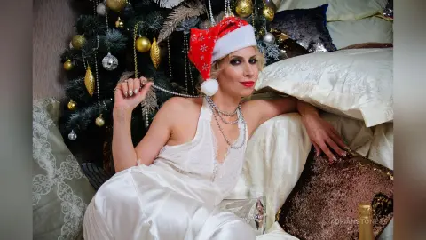 AdrianStone — "Waiting for Christmas"