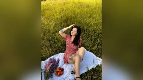 MiaOliveres — Summer country 🦋