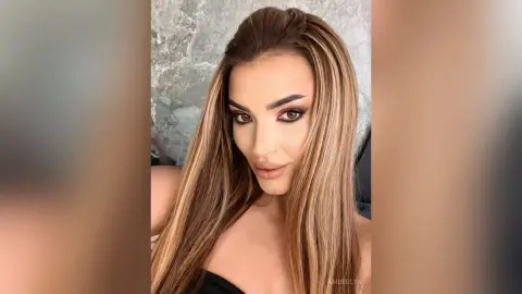 AmberLyn — Selfies