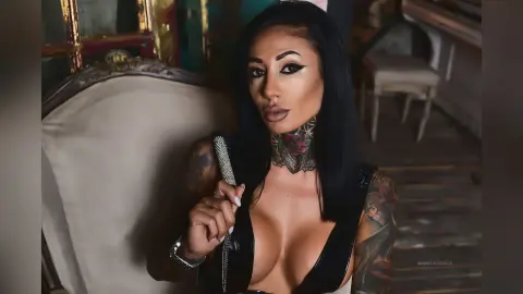 AnabeleNorth — Lady Queen