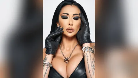 Kennya — Leather Fetish