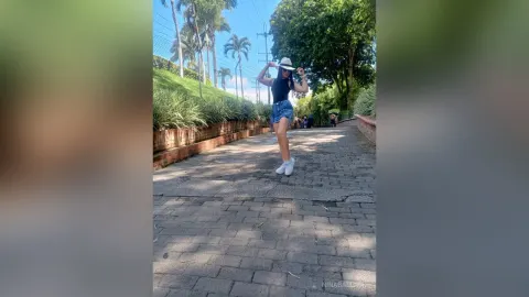 NinaBallack — Walking