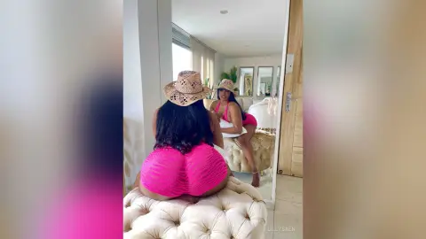 LillySaen — BARBIE PINK 