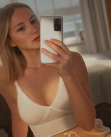 Blonde_Obsessionxx — Streamate Photos