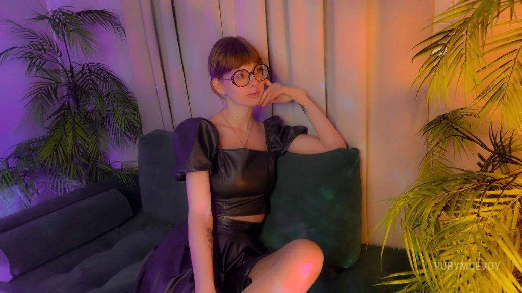RubyMcEvoy — live cam